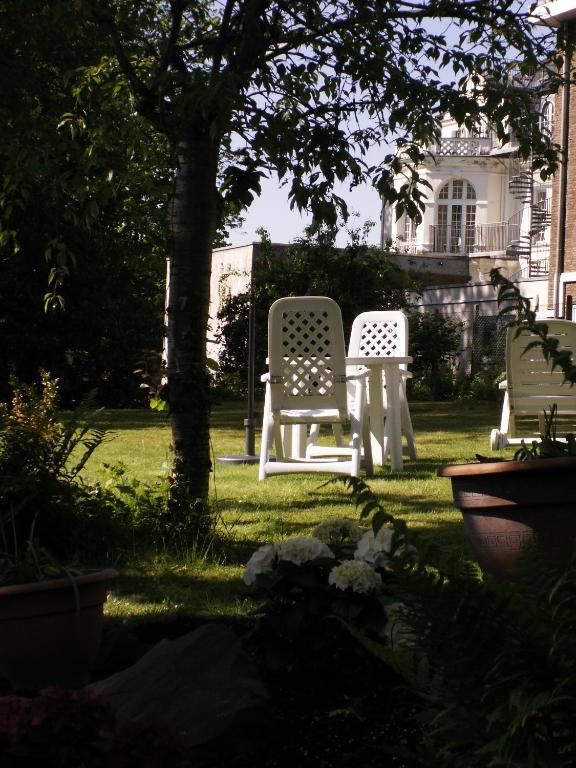 Thermen Hotel Pension Villa Holstein Bad Salzuflen Exterior foto